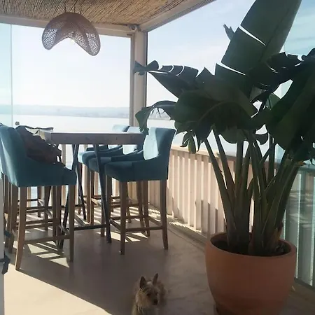 Penthouse Apartment *
